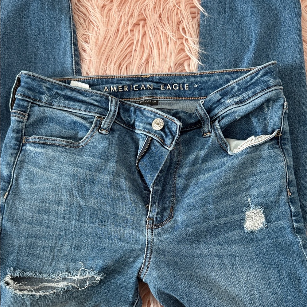 American Eagle Outfitters Light Blue Distressed Boyfriend Jeans